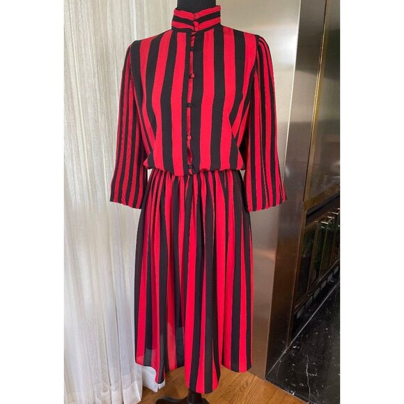 Vintage 1970s dress, black red striped long sleeves, shirtdress, elastic waist - Picture 3 of 9
